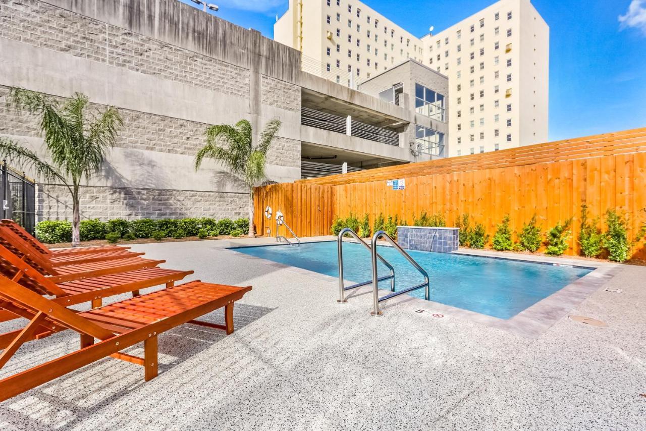 Apartament Hosteeva Chic Urban Retreat W Pool Steps To St Charles Ave And Near Bourbon St Nowy Orlean Zewnętrze zdjęcie